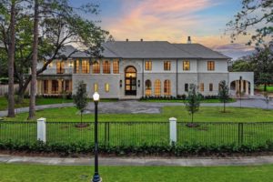 Mansion in The Woodlands with three-story closet finally sells for $5.9M